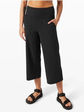 Lululemon Align Wide Leg Crop Clack Athletic Pants Style W6BHES